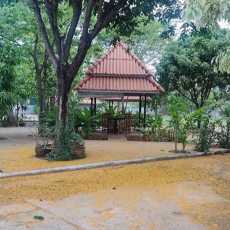 Erawan Guesthouse Pakxe Eksteriør billede